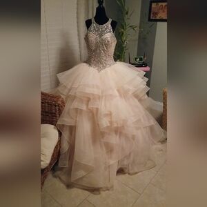 BEAUTIFUL QUINCEÑERA/BALLGOWN DRESS
